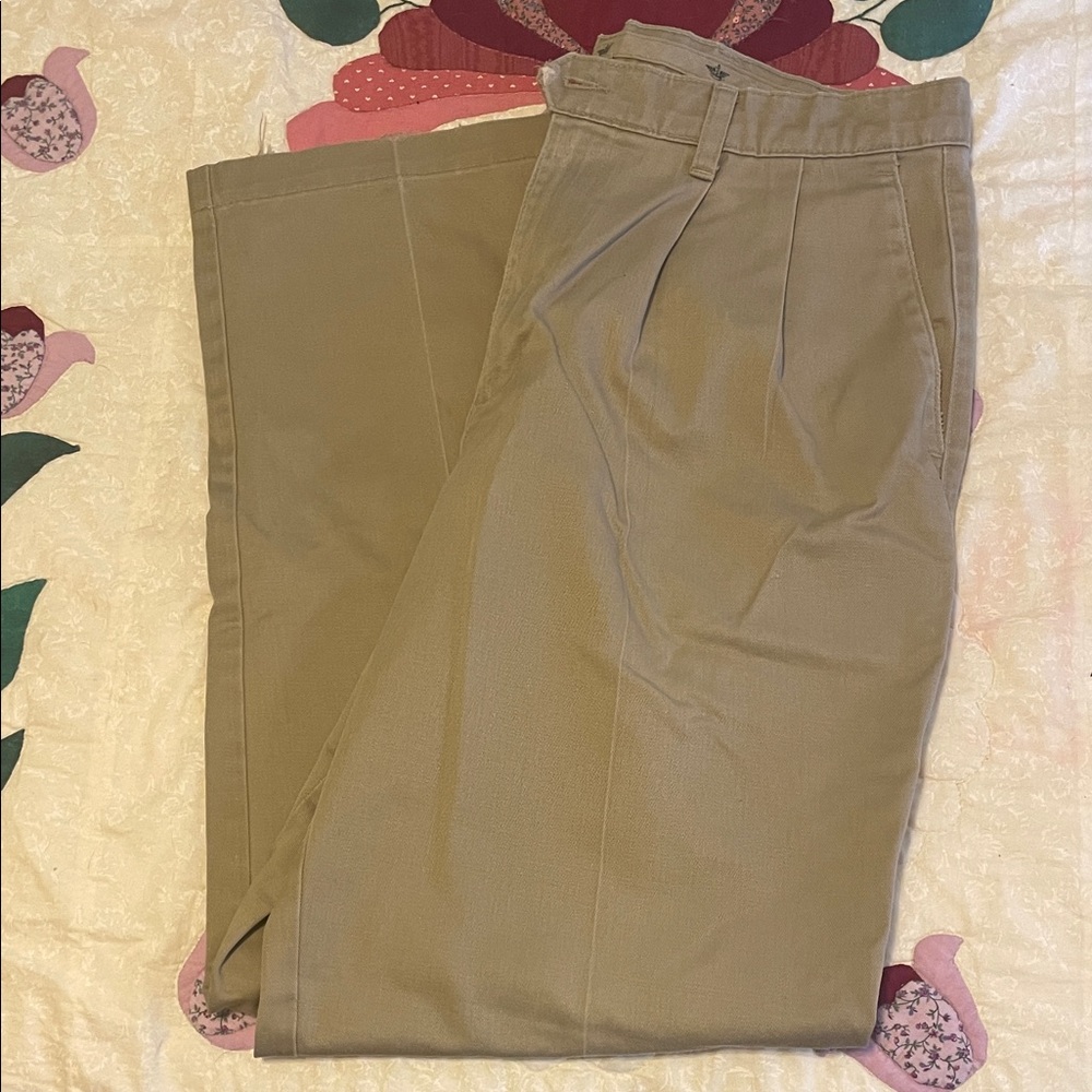 Dockers Men's Khaki Chinos